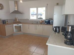 Villas D-une Pointe a l-Autre, Maison avec vue sur mer, a 400 metres de la Plage de Pentrez : photos des chambres