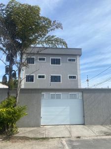 Apartamento térreo 100 metros da praia de costa azul