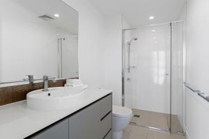 Stunning High Level Deluxe Apartment at Rhapsody