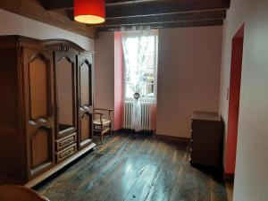 Maisons de vacances Charentaise renovee avec jardin, a 20 min d'Angouleme - FR-1-653-90 : photos des chambres