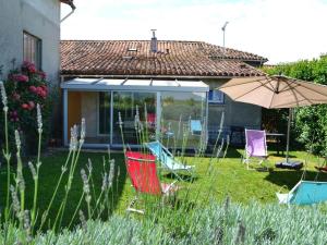 Maisons de vacances Charentaise renovee avec jardin, a 20 min d'Angouleme - FR-1-653-90 : photos des chambres