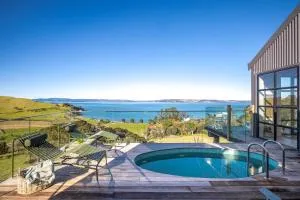 Loft & Workroom, Woodside Bay, Waiheke - Rocky Bay