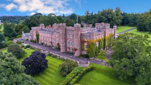 Modern and Stylish Rural Retreat