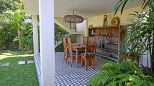 Villa Bumi - Playful & Quirky 3BR Villa Near Seminyak, a Unique Getaway