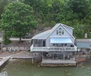 Sunset Oasis Cottage - Ovid