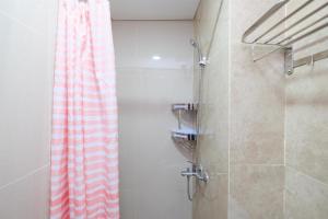 Nice and Fancy Studio at Transpark Cibubur Apartment By Travelio