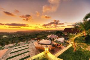 Sebuluh Sunset Hill