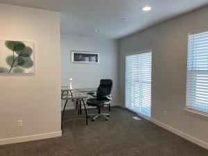 Modern Town House, Five-Star Home