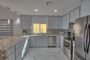 Spectacular Beachfront 5 bedroom Home V13 Playa Azul Resort