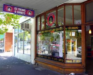 Very Victorian Modern & Special 2BRM 1BTH