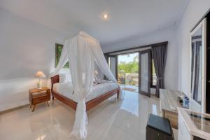 Phòng Giường Đôi Nhìn Ra Hồ Bơi (Double Room with Pool View)