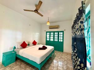 Dreamy Vibe Stays Morjim