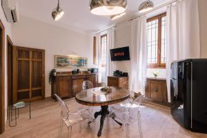 Accademia Luxury Art Apartment