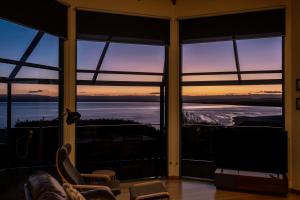 Waterline Holiday Home