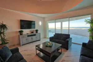 Spectacular Beachfront 4 bedroom Home, Villa12 - Playa Encanto