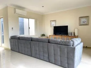 Unit 27 Seafront Estate - Leeman