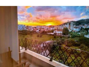 Sunset Retreat Apartment Bar