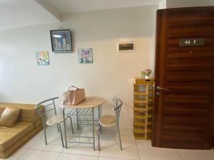 1 Bedroom Condo with Balcony-Horizons 101
