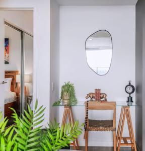 Above Brisbane King Suite with Rooftop Pool Deck