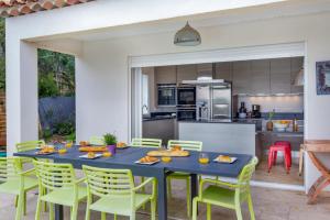 Villa Les Lavandieres by Villa Plus