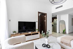 Silkhaus Vacation Homes Chic 1BDR near Canal at Al Reem Island