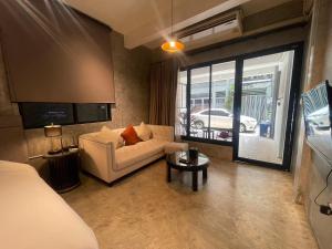 The Loft House Sathorn 9