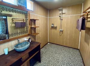 Phòng Deluxe Giường Đôi Có Ban Công (Deluxe Double Room with Balcony)