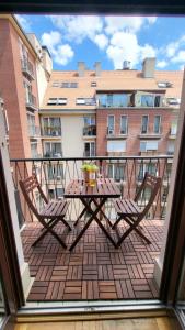 Away from Crowds, Near to Center - Vaskapu Apartment