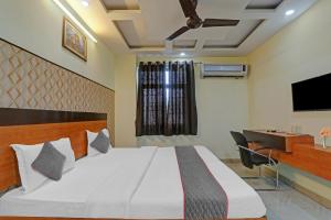 Hotel O Fort Inn