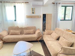 Your Seaside Home! Entire place, Free parking
