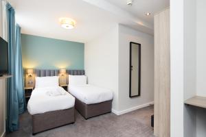 Twin Room room in Prince William Hotel