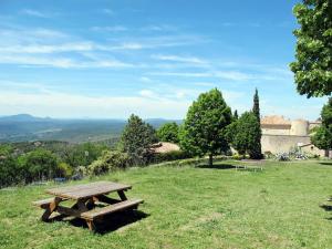 Maisons de vacances Holiday Home Maison de Village Les Ormeaux by Interhome : photos des chambres