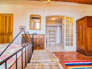 Maisons de vacances Holiday Home Maison de Village Les Ormeaux by Interhome : photos des chambres