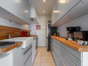 Apartment Les Girelles by Interhome