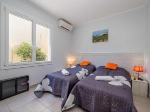 Apartment Les Girelles by Interhome