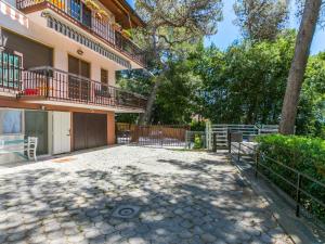 Apartment La Chicca by Interhome