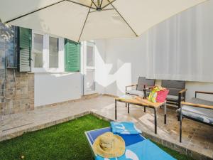 Apartment Zefiro by Interhome