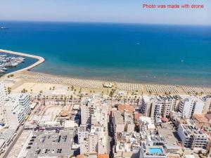 AirBnSea City Centre Side Sea view Apartments