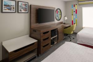 Room with Two Queen Beds - Non-Smoking room in Hampton Inn and Suites Seattle - Airport / 28th Avenue