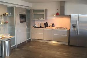 Schitterende loft met gratis parking, vlakbij Antwerpen
