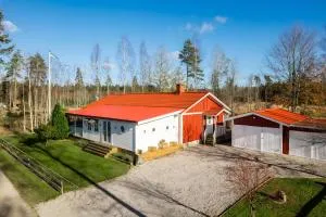 10 Bed Large Villa, Perfect For Workers - Tävelsås