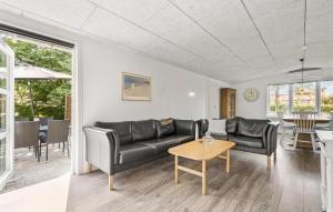 3 Bedroom Lovely Home In Skjern