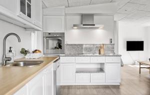 3 Bedroom Lovely Home In Skjern