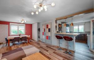 Maisons de vacances Lovely Home In Geispolsheim With Wifi : photos des chambres