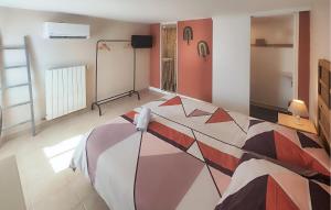 Maisons de vacances Awesome Home In Roquebrun : photos des chambres