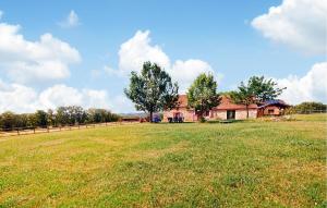 4 Bedroom Pet Friendly Home In Carlucet