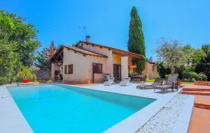 Awesome Home In Meyzieu - 德希内斯·尚皮埃