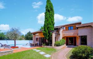 Maisons de vacances Awesome Home In Meyzieu : photos des chambres