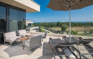 Awesome Home In Crveni Vrh With Wifi 