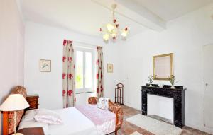 Maisons de vacances Gorgeous Home In Thezan-Des-Corbieres : photos des chambres